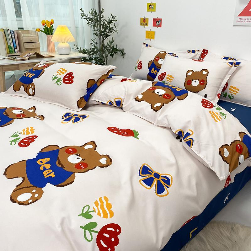 Snugglify - Bear Loves Strawberries Bedding Set