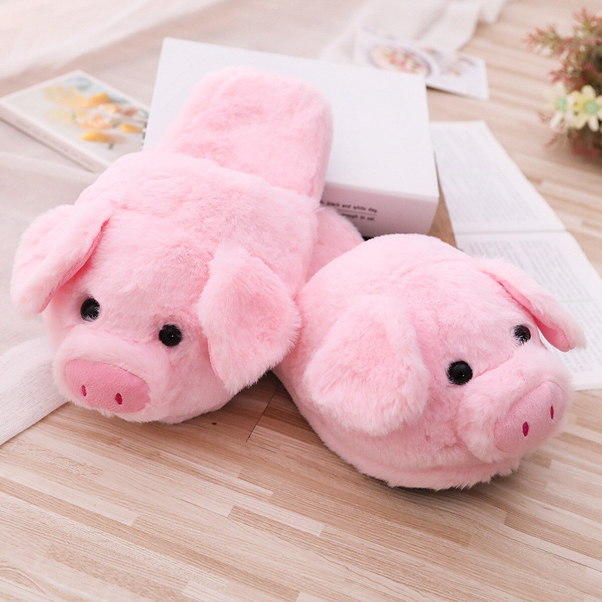Snugglify - Cosy Piggy Plush Slippers