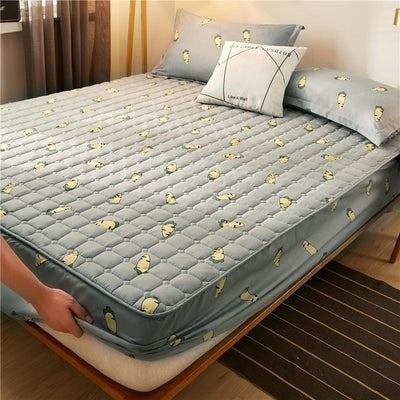 Snugglify - Lovely Carrots Quilted Fitted Bed Sheet