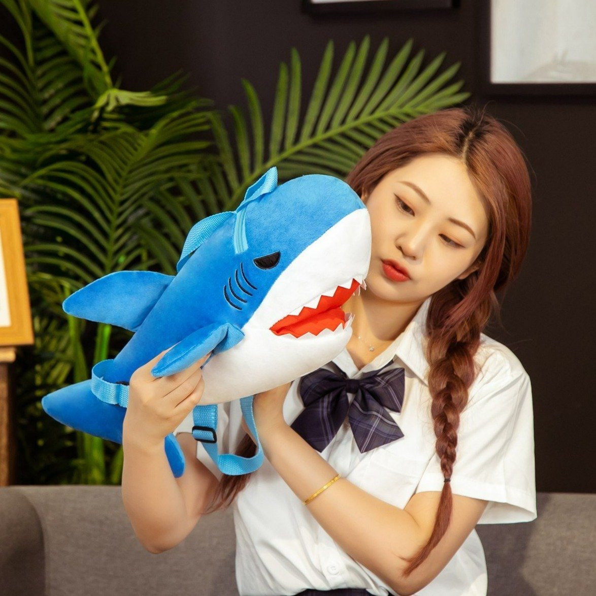 Snugglify - Max The Shark Plush Backpack
