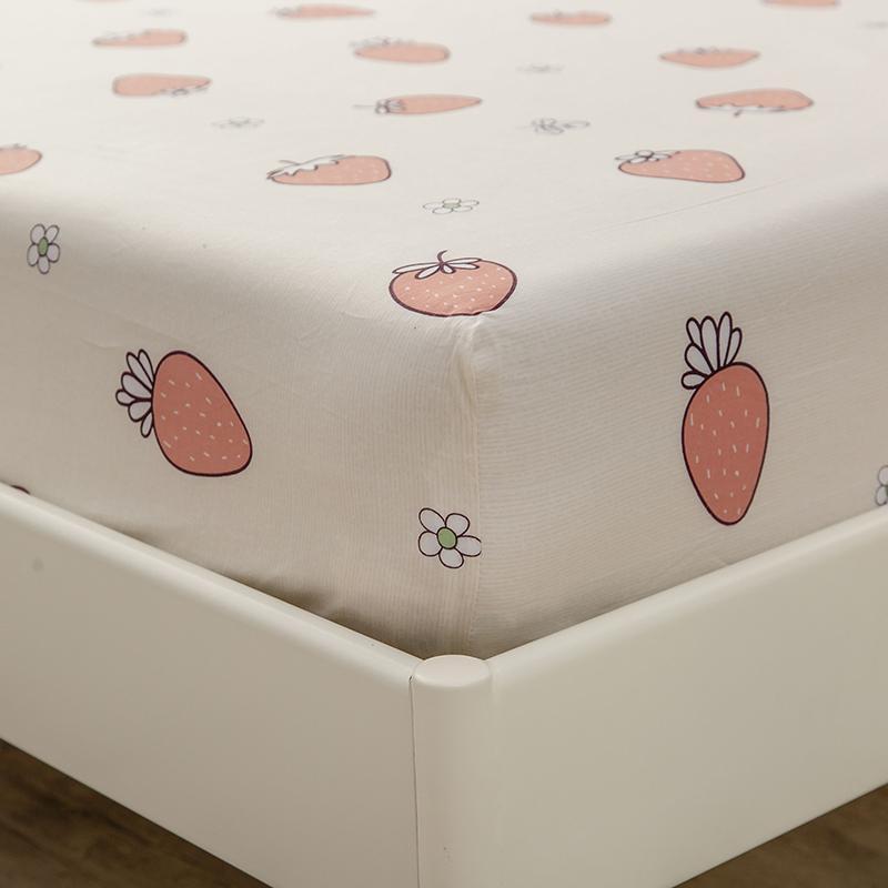Snugglify - Strawberries Pattern Fitted Bed Sheet