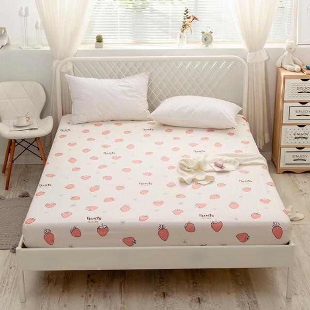 Snugglify - Strawberries Pattern Fitted Bed Sheet