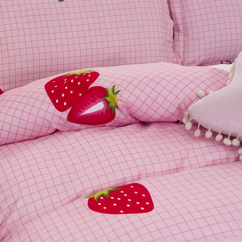 Snugglify - Sweet Strawberries Pink Bedding Set